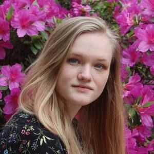 Meet your Posher, Alexis